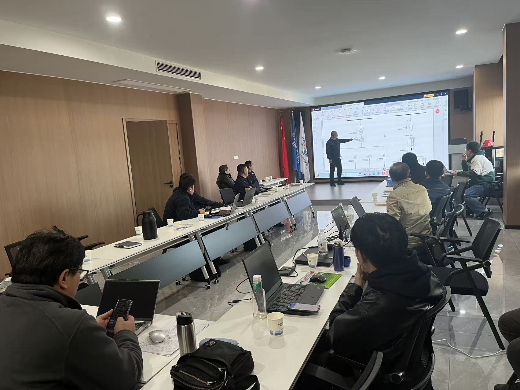 微信图片_20251117085028_14_366 微信图片_20251117085028_14_366